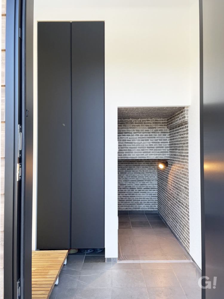 お庭とつながる家　玄関・土間