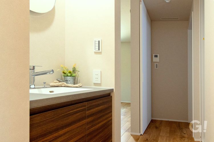 シンプルなデザインで使いやすい注文住宅の洗面の施工事例