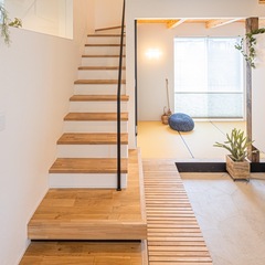 TRETTIO GRAD LDKと和室をつなぐすのこデッキ