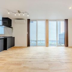 シンプルで洗練されたTRETTIO GRAD　リビングダイニング