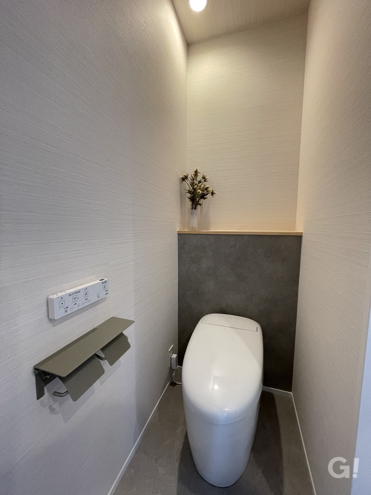 限られた広さでも清々しい空気感が心地いいシンプルモダンなトイレ