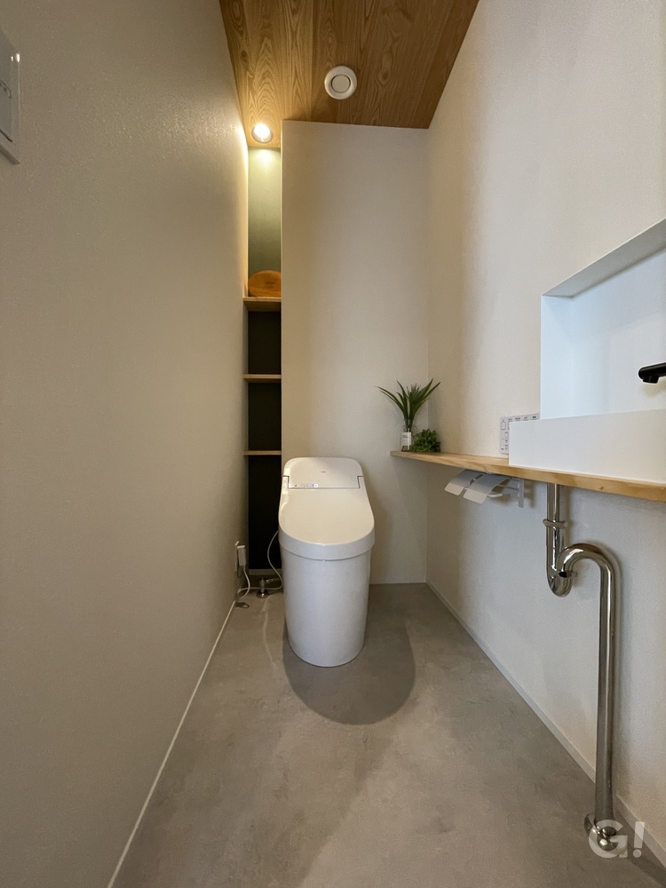 使用するたびほっと心穏やかになれるシンプルモダンなトイレ