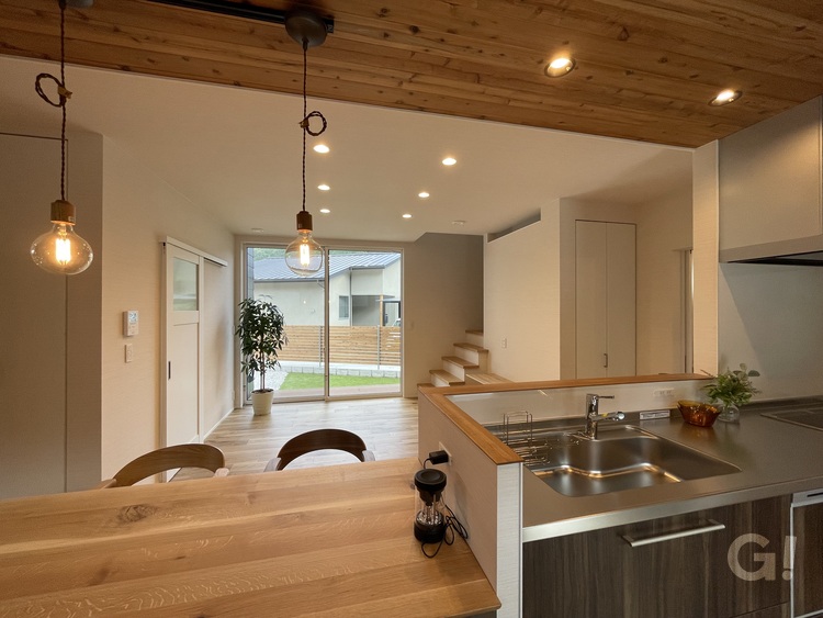 室内に居ながら自然に優しく包まれた感覚を味わえるシンプルモダンなLDK