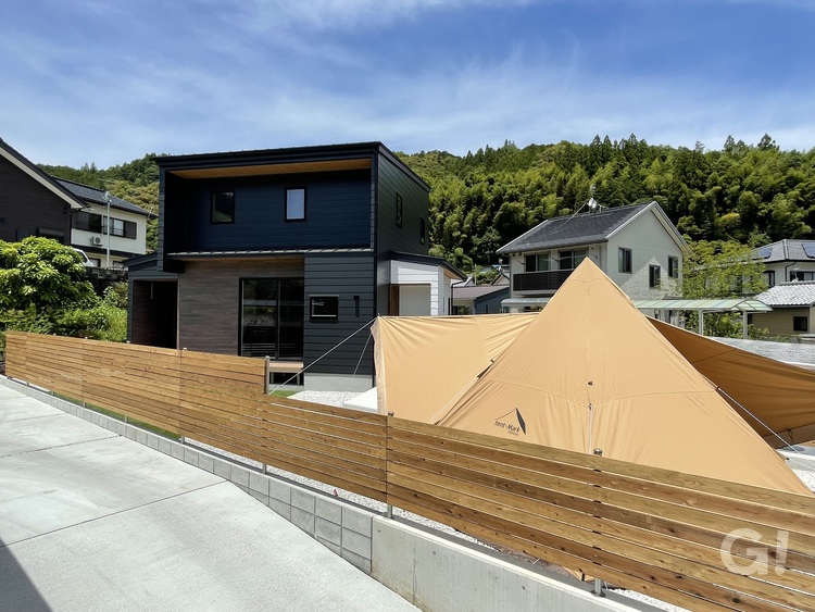 おうちキャンプが楽しい！趣味を思う存分満喫できるシンプルモダンな家