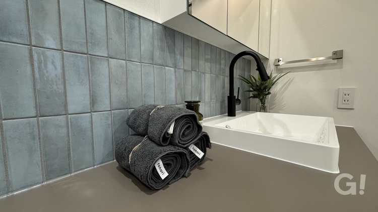 ヴィンテージ感を少しだけプラス！使いやすさも実感できるシンプルモダンな洗面室