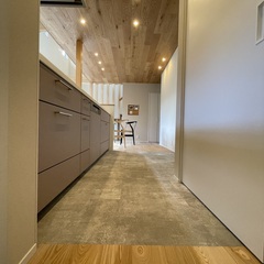 毎日のお料理時間が楽しい◎スムーズな動線で家事ラクがいいシンプルモダンなキッチン