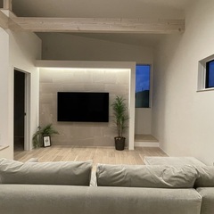 アウトドアで疲れた身体を癒してくれるシンプルモダンなリビング