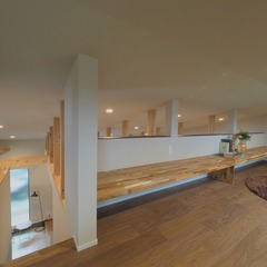 アウトドアも思いっきり楽しめる空間広がるナチュラルな屋根裏部屋