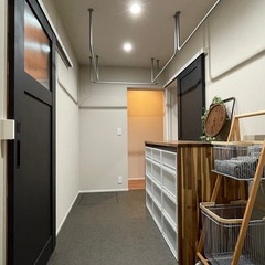 毎日のお洗濯作業が楽しくできるシンプルモダンなランドリースペース