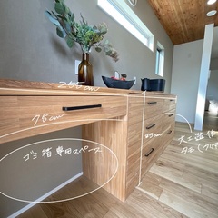 大容量収納が嬉しい！アウトドア飯を親子で楽しく作れる広々とした北欧スタイルのキッチン