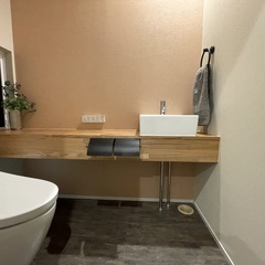 漆喰で快適！使用するたびホッと優しい気持ちに浸れるシンプルモダンなトイレ