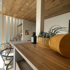 自然を身近に感じられる空間がいい◎家族でアウトドア飯を楽しく食べたくなるダイニング