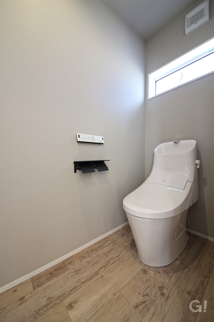 2階トイレは手洗い一体型の写真