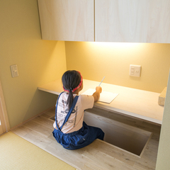 畳スペースに掘り込みカウンター