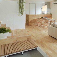 TRETTIO GRAD のシンプルな土間玄関