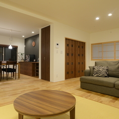 畳がある広々リビング寛ぎ空間