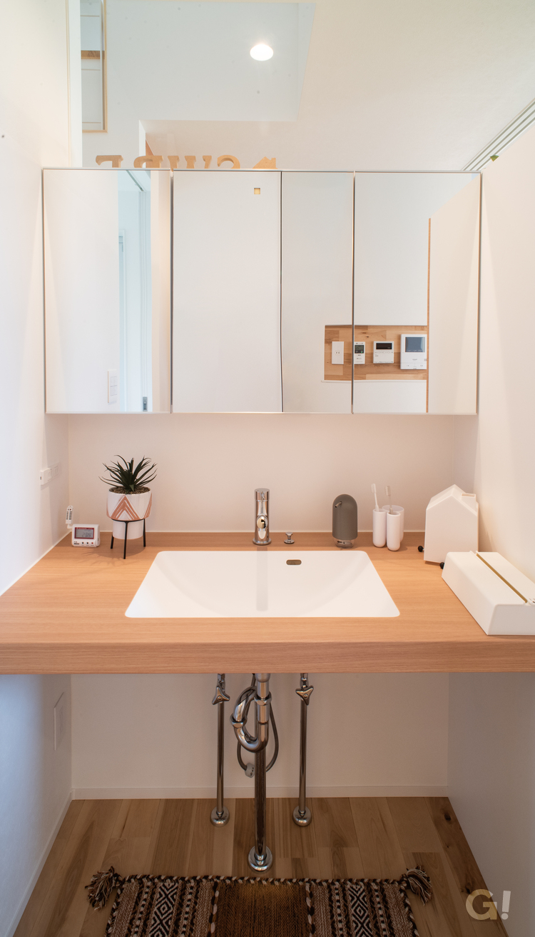 ホワイト ✕ 木　おしゃれで機能的な洗面台｜北欧デザイン住宅TRETTIO GRAD