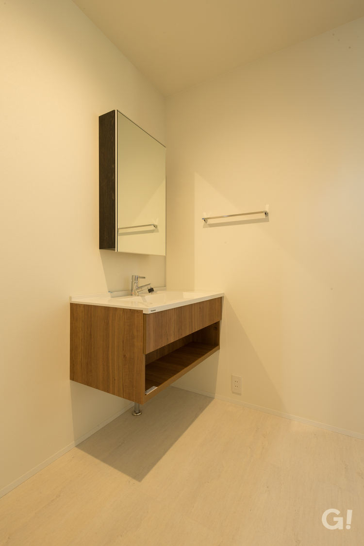 Theシンプルな姿！フロートタイプでお掃除しやすい美しい規格住宅の洗面所