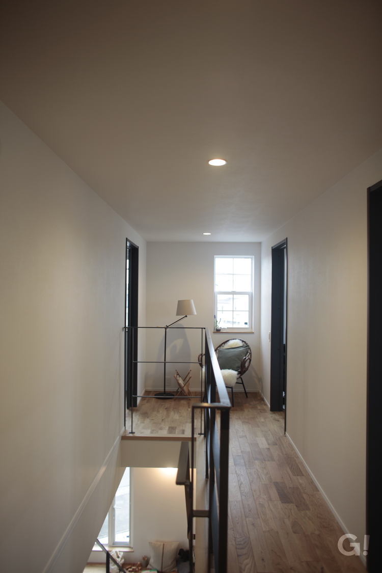 趣味を満喫できる空間が好き！心穏やかに時が流れる美しい規格住宅の2階廊下