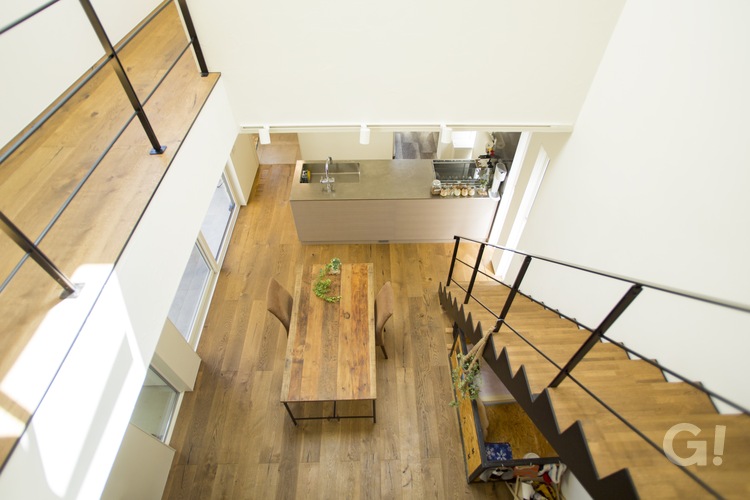 経年変化を思う存分楽しむ！優しい気持ちで過ごせる美しい規格住宅のLDK