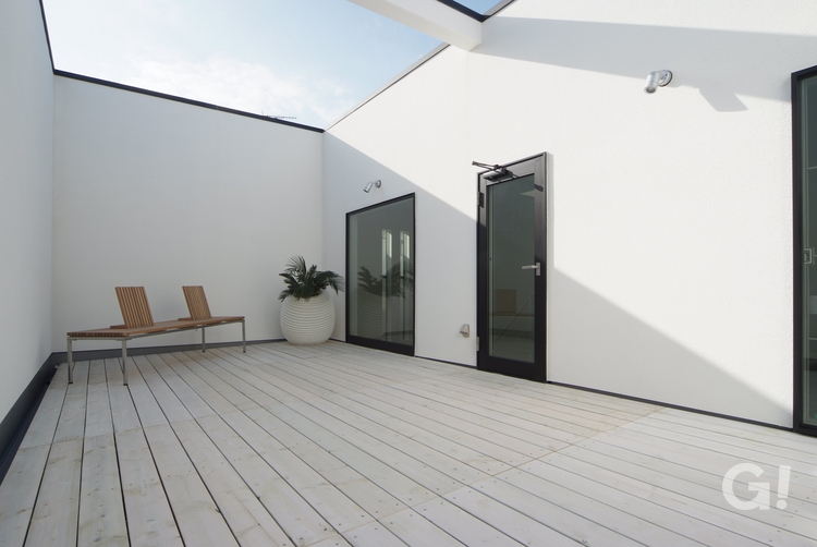 日常に外の心地よさをプラスした美しい規格住宅のバルコニー