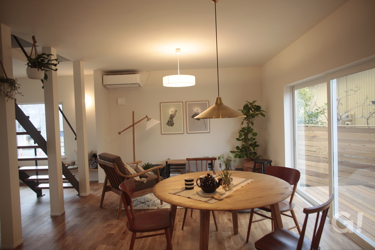 心穏やかに時がゆっくり流れる感覚にしてくれる美しい規格住宅のリビング＆ダイニング