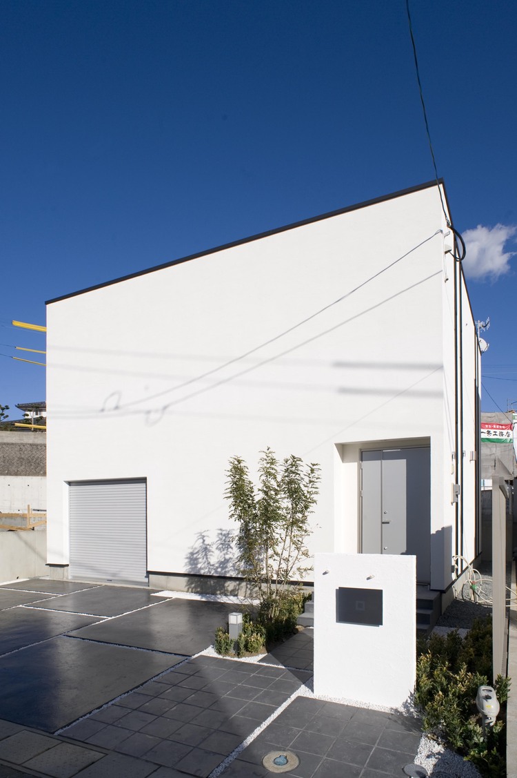 シンプルにこだわり遊び心を詰め込んだ美しい規格住宅