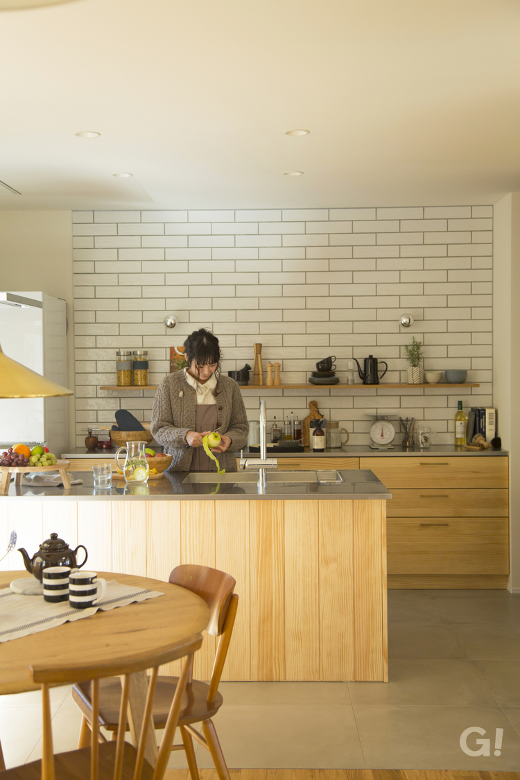 北欧スタイルのオシャレキッチンが主役となる美しい規格住宅のＬＤＫ