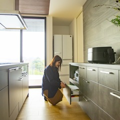 お洒落で収納タップリが嬉しい美しい規格住宅のキッチン