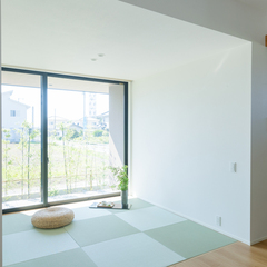 和の癒しに包まれリラックスできる美しい規格住宅の畳スペース