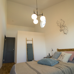 美しい規格住宅の温かみを感じる可愛い北欧の寝室