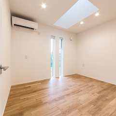 美しい規格住宅のこだわりの窓がおしゃれな個性を演出する空間