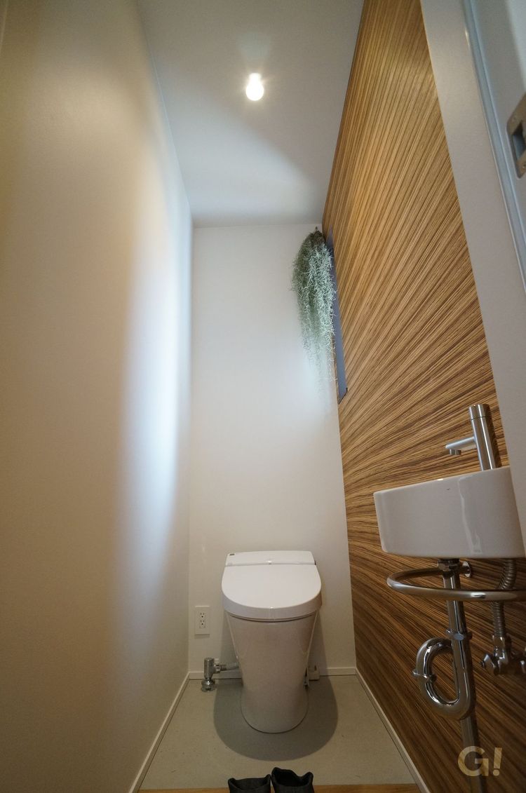 『木の香りでリフレッシュできるナチュラルなトイレ』の写真