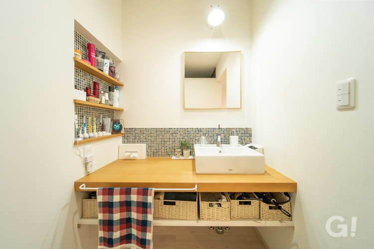 【高品質なデザインのシンプルな洗面台のあるオシャレな家】のおうち写真