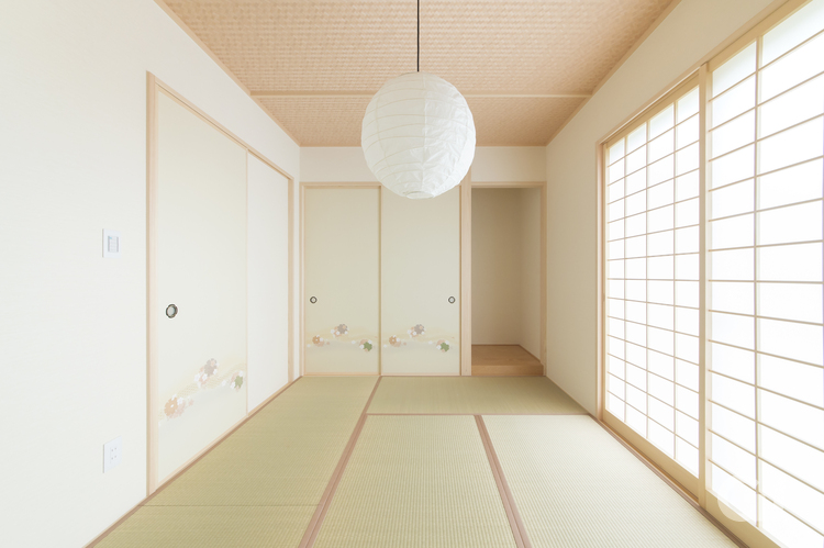 デザイン住宅の柔らかな優しい色合いの和室
