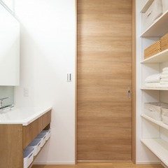 暮らしやすさにもこだわった注文住宅のホテルライクな洗面スペース