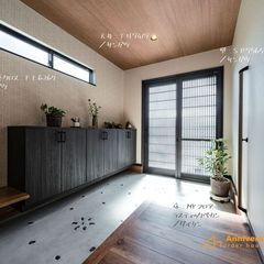 注文住宅のたっぷりの自然光が心地よい広々と快適な玄関ホール
