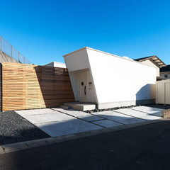 注文住宅の無機質な美しさが魅力となるシンプルモダン外観