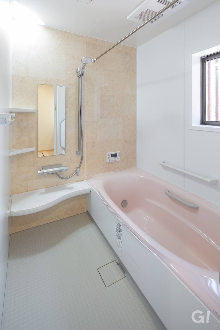 『高品質な浴室乾燥機を備えデザイン性にもこだわった関市の和モダンな浴室』の写真