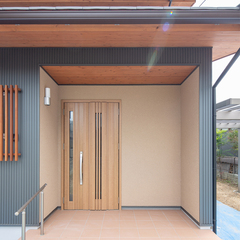 岐阜県産材の有効的な玄関アプローチ