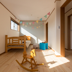 温もりを感じる岐阜県産材を使用した可愛いナチュラルな子供部屋