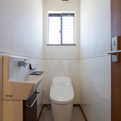 白Xブラウンの上品で落ち着きある空間に癒される関市の和モダンなトイレ