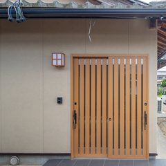 職人技の光る瓦屋根が心落ち着く雰囲気で包んでくれる加茂郡の和モダンな家