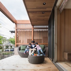 木の贅沢な香り伝わり優雅な時間が過ごせる加茂郡の和モダンなウッドデッキ