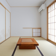 自然素材で作りあげた落ち着きのある和室