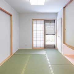 自然素材の良さをタップリ満喫できる落ち着きのある関市の和モダンな和室