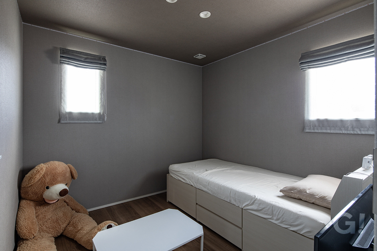 落ち着き＆上品な雰囲気で長く愛着をもてるデザイナーズ住宅の子供部屋
