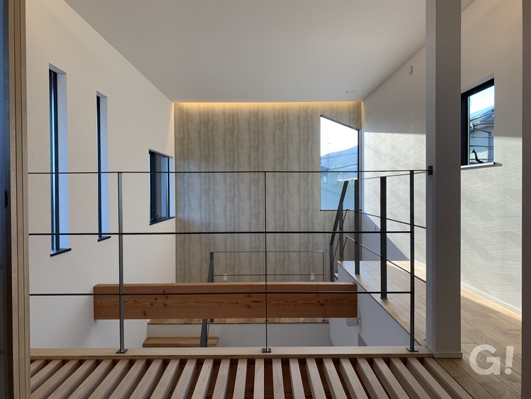 和の雰囲気も素敵！優しい気持ちにしてくれるデザイナーズ住宅の2階ホール