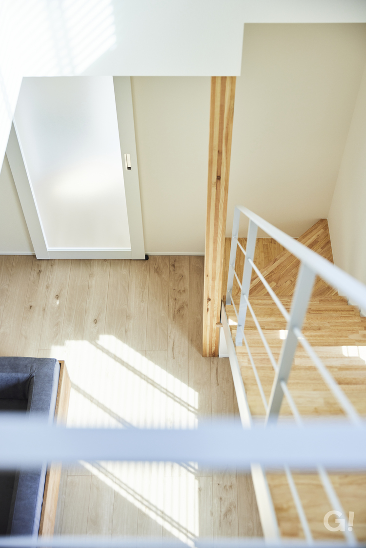 自然の優しさにそっと包み込まれた感覚で寛げるデザイナーズ住宅のリビング