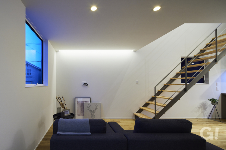 自然とココに集いたくなる空気感が心地いいデザイナーズ住宅のリビング